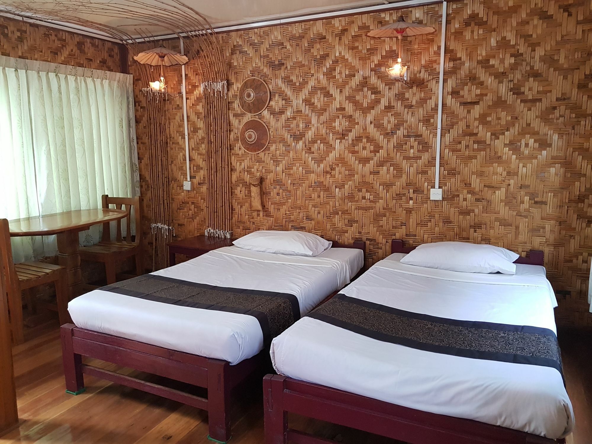 민갈라 인 호텔 Inle Lake 외부 사진